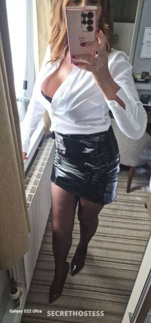 50 year old Escort in Manchester Abbie Erotic massage, escort