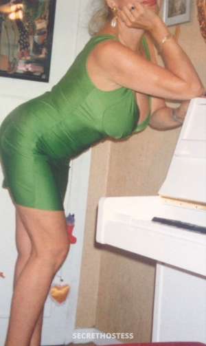 38 year old Escort in Los Angeles CA Experience Heaven with Greta Your Dream EscortAwaits