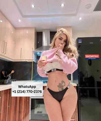 26 year old Escort in Essex Hookup Escort