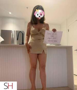 22 year old Asian Escort in Trois-Rivières New girl with experienced massage