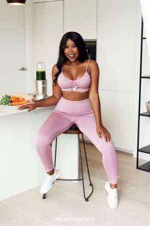 32 year old English Escort in London British Ebony Companion: Darcy Sloane, escort