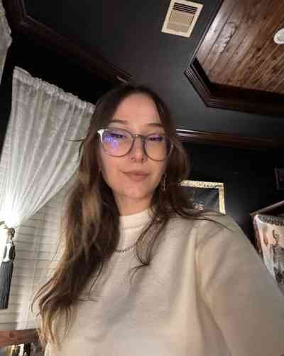 25 year old Escort in Yorkton I’m available for in call or out call
