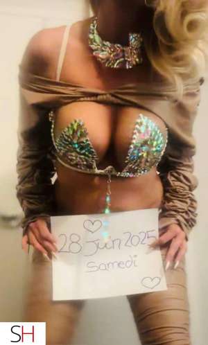 32 year old Caucasian Escort in Ottawa Heyy is m in your town dont miss me