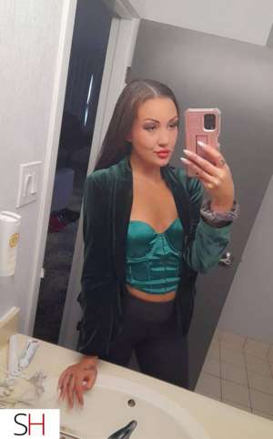 25 year old Caucasian Escort in Shawinigan Vien jouer avec moi chérie
