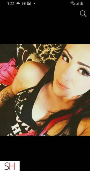 27 year old Caucasian Escort in Edmonton BeAuTiFuL BruneTTeMaGicaL MouthParTybabEoutcall/incall