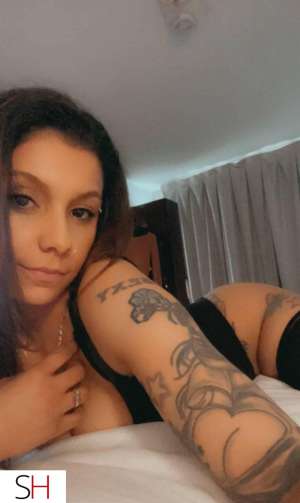 27 year old Latino Escort in Montreal Freaaky Lightskin Multi-Heures dispo Party Girl
