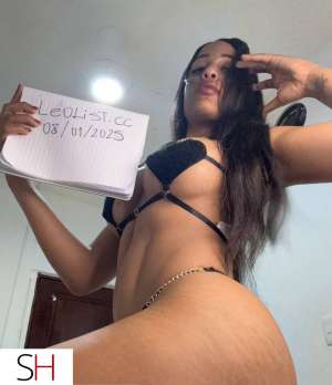 28 year old Latino Escort in Laval In/out sexy Channel let partyyy
