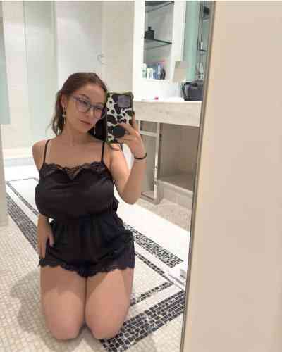 26 year old Escort in independent escort girl in: Quebec Hit me up now guys