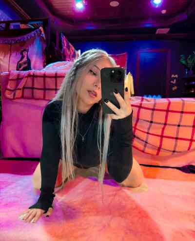 25 year old Escort in Magog I’m available for in call or out call CNN