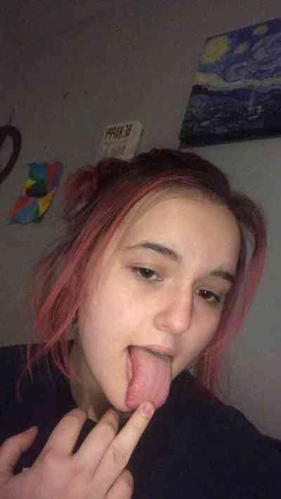 25 year old Escort in Phoenix CA I’m available for hookup both incall and outcall kind hit 