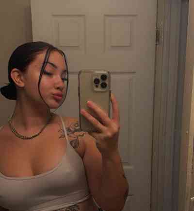 25 year old Caucasian Escort in independent escort girl in: Winnipeg Hey boys, cum have some fun