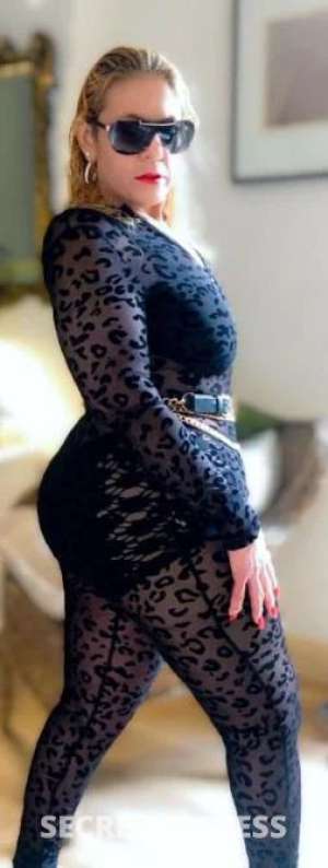 FS an deep throat slobby gobby spit an suck ,sexy milf,  in Melbourne