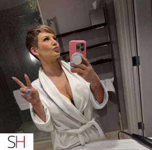 28 year old Asian Escort in Joliette Sexy, douce, sensuellee disponible