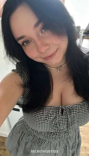 27 year old Escort in Denver CO Sweet clean &amp; I squirt a lot sweetie. Text me 4 