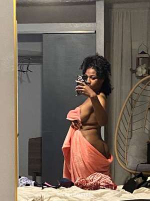 Dise 20Yrs Old Escort Image - 0