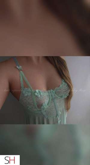 25 year old Caucasian Escort in Alma Ashley Rose/ Massage érotique