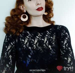 30 year old Escort in Tucson AZ Elle-Marie - Glamorous Petite Redhead