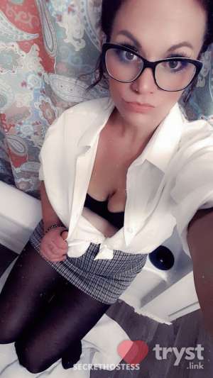 30 year old White Escort in Indianapolis IN Vivian - Thick thighs and pretty eyes