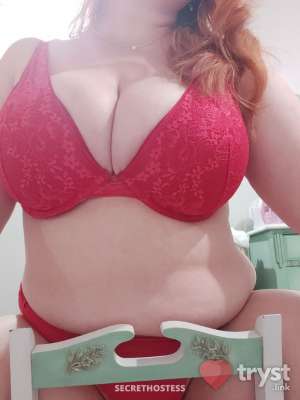 20 year old White Escort in Winnipeg Juliet Lovelle - Busty Girl Next Door