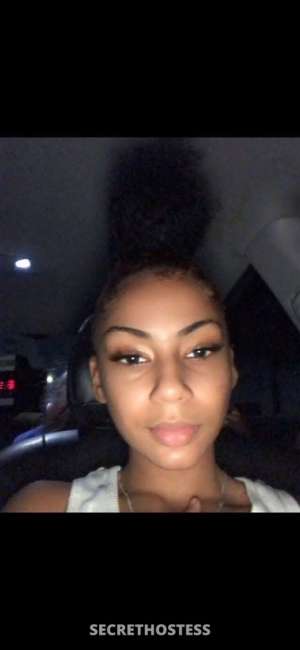 20Yrs Old Escort Image - 3