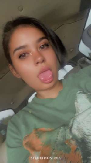 28 year old Escort in Palm Springs CA Hi Lovies