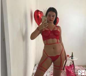 23 year old Latino Escort in Bournemouth, Christchurch and Poole Enveloping Brunette, Independent