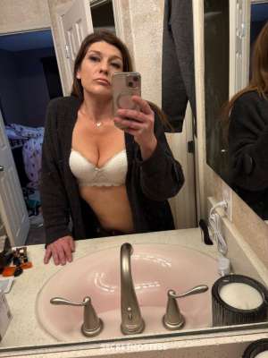 Holly 39Yrs Old Escort Image - 5