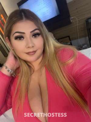 24 year old Escort in Houston TX 5’5” | 44G | Soft, warm, and ready to spoil you. This 