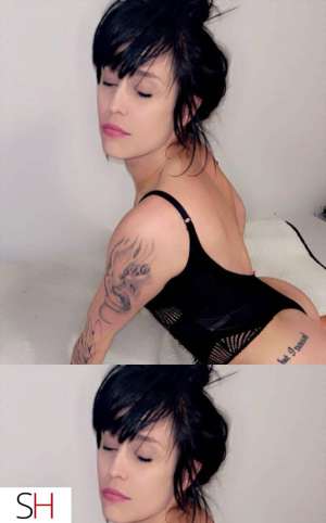 24 year old Caucasian Escort in Longueuil Nouvelle en ville / spÉcial 2h