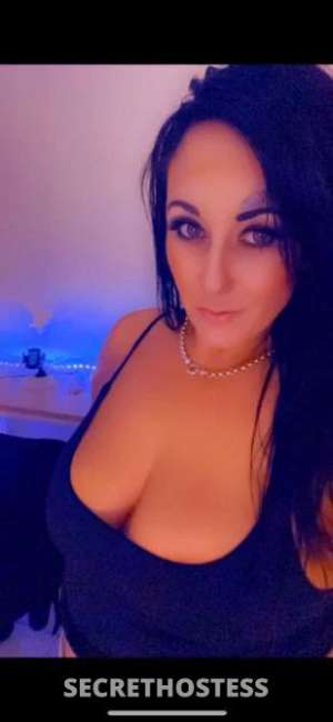 35 year old New Zealander Escort in Mackay Sexy busty milf available now to suck and fuck, Mackay