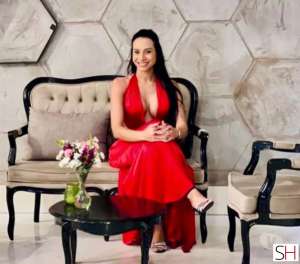 25 year old Brazilian Escort in London .Irresistible Brazilian girl ., Independent