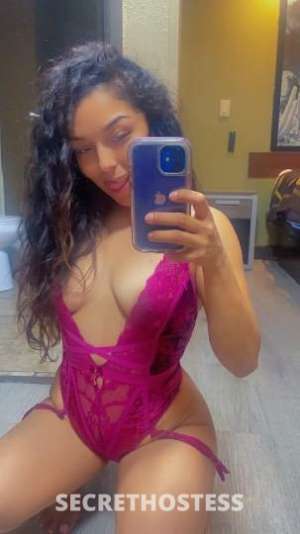 26 year old Latino Escort in Fayetteville AR LIMITED TIME ONLY Pretty Petite Latina