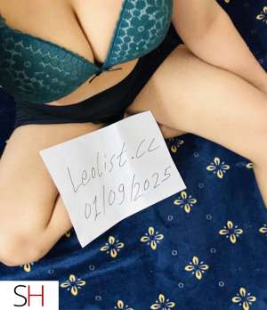 26 year old Asian Escort in City of Halifax New arrived pakistani girl available for service