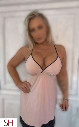 39Yrs Old Escort Laval Image - 1