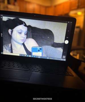 21 year old Escort in Grand Island NE Hello my name is scarlette renee I am 21 years old , I work 