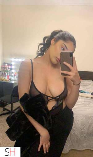 24 year old Asian Escort in City of Halifax Hi Preeti Party Girl book me watsapp message