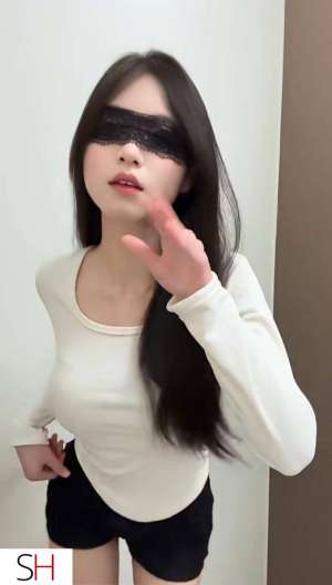 26 year old Asian Escort in Shawinigan Incall trois rivières asiatique Asian Chinoise gfe nuru 