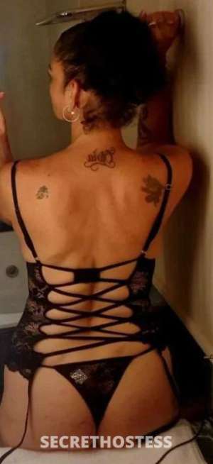 48 year old Escort in Browns Plains Brisbane Love eating pussy then go down town on this kitty make it 