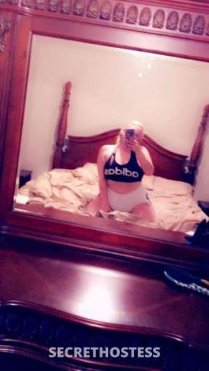 28 year old Escort in Austin TX white curvy beauty