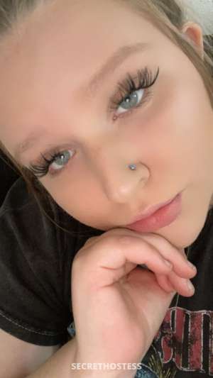 23 year old Escort in Martinsburg WV Deposit required! onlyfans / fansly
