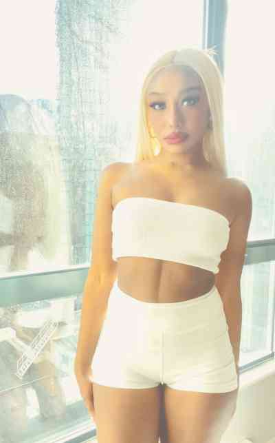 20 year old Escort in independent escort girl in: Kitchener Ultimate GFE with petite blonde