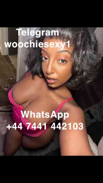 25 year old Black Escort in Offaly I’m available for incall and outcall WhatsApp mexxxx-xxx-