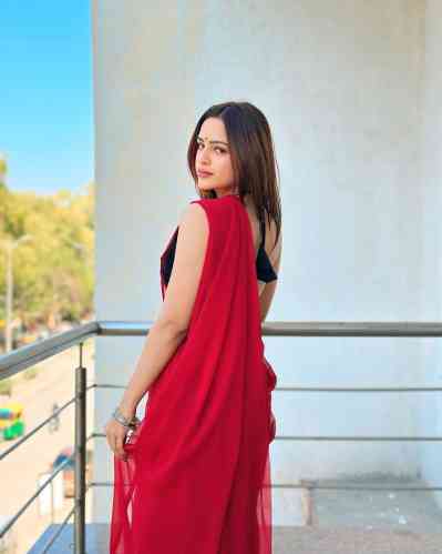 22Yrs Old Escort Size 18 56KG 165CM Tall Dubai Image - 1