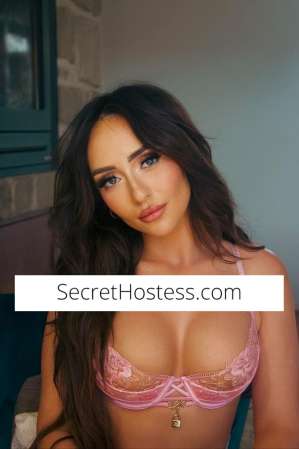 25 year old Scottish Escort in Byron Bay Imogen Lakes