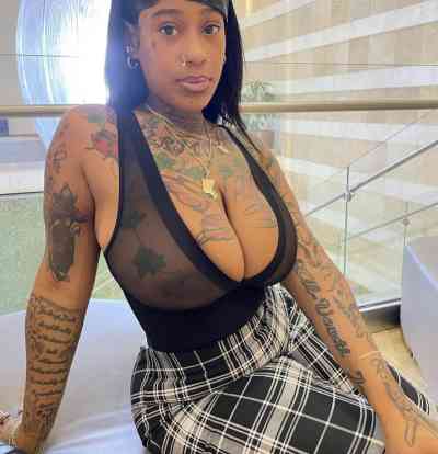 26 year old American Escort in Miami FL Available for hookup. hmu