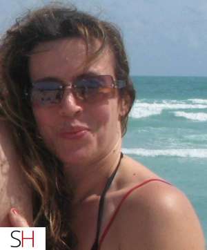 45 year old Caucasian Escort in Châteauguay Let me pamper and show you a sensual time