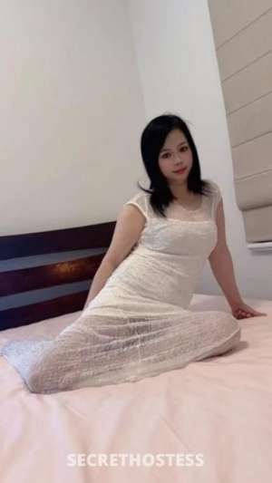 22 year old Escort in Canberra Kelly beautiful, Newcastle street