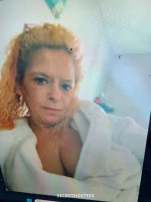 42 year old Escort in Edmonton Sweet, Sexy &amp; Fun Sweetheart