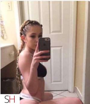 23 year old Caucasian Escort in Gatineau I am here to serve you disponible ottawa aussi