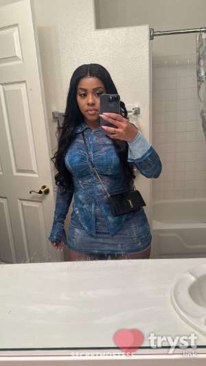 25 year old Black Escort in Atlanta GA Emily - Sweet and petite